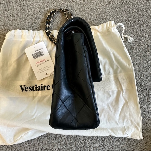 Vintage authentic chanel classic double flap medium with gold hardware lambskin - Picture 4 of 13